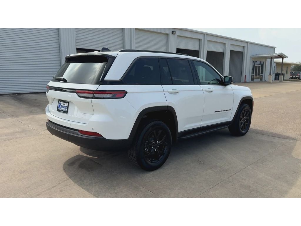 2026 Jeep Grand Cherokee GRAND CHEROKEE LAREDO ALTITUDE 4X2