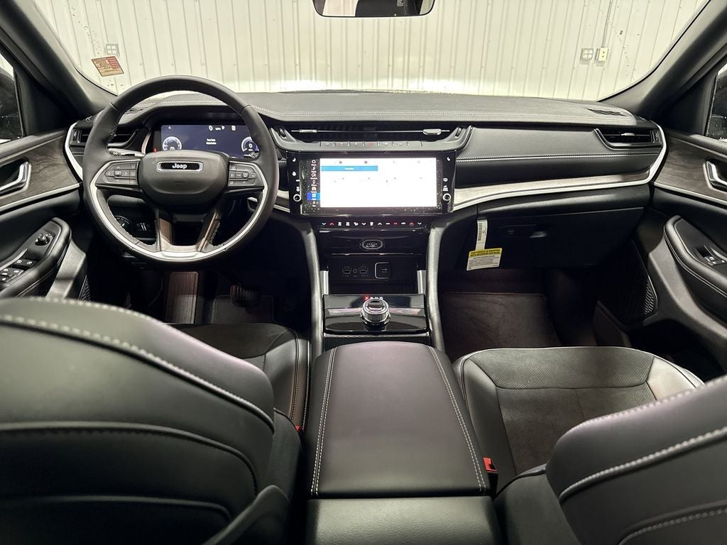 2026 Jeep Grand Cherokee GRAND CHEROKEE LAREDO ALTITUDE 4X2