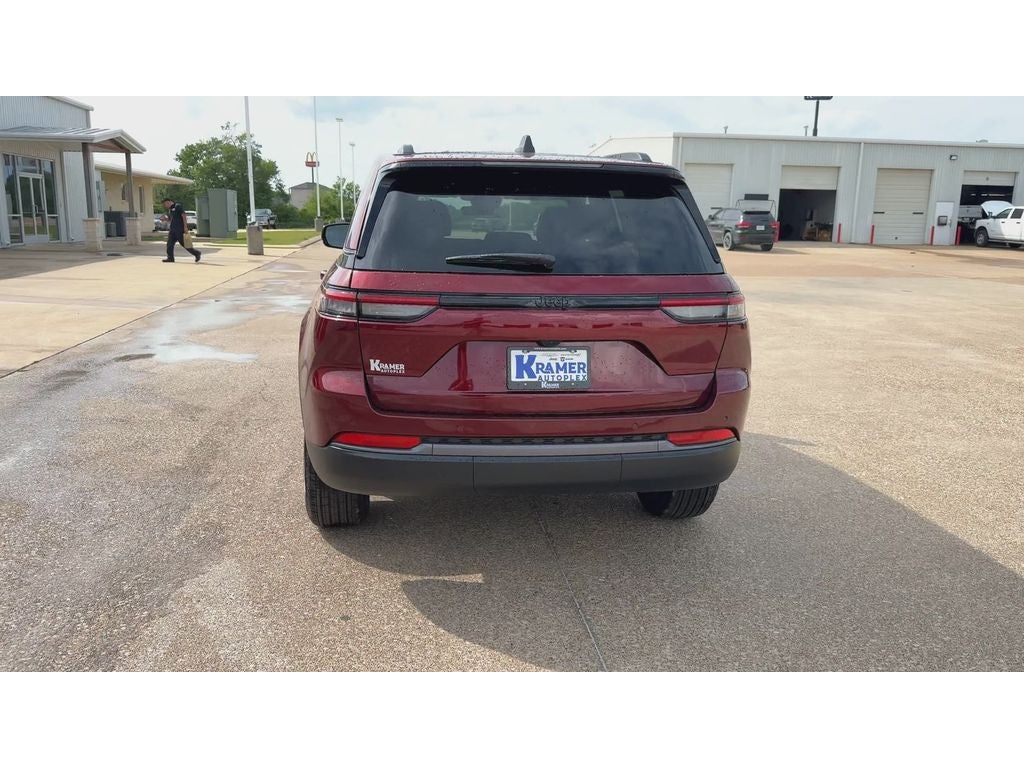 2026 Jeep Grand Cherokee GRAND CHEROKEE LAREDO ALTITUDE 4X2