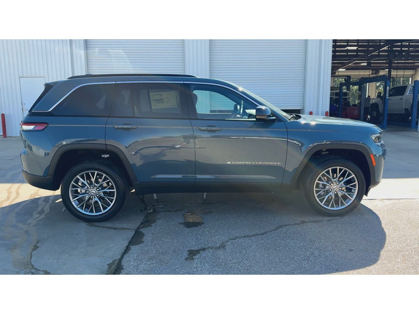 2027 Jeep Grand Cherokee Limited