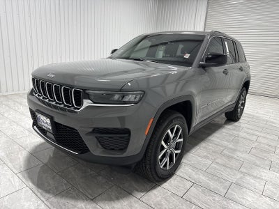 2027 Jeep Grand Cherokee Laredo