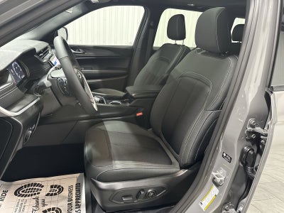 2027 Jeep Grand Cherokee Laredo