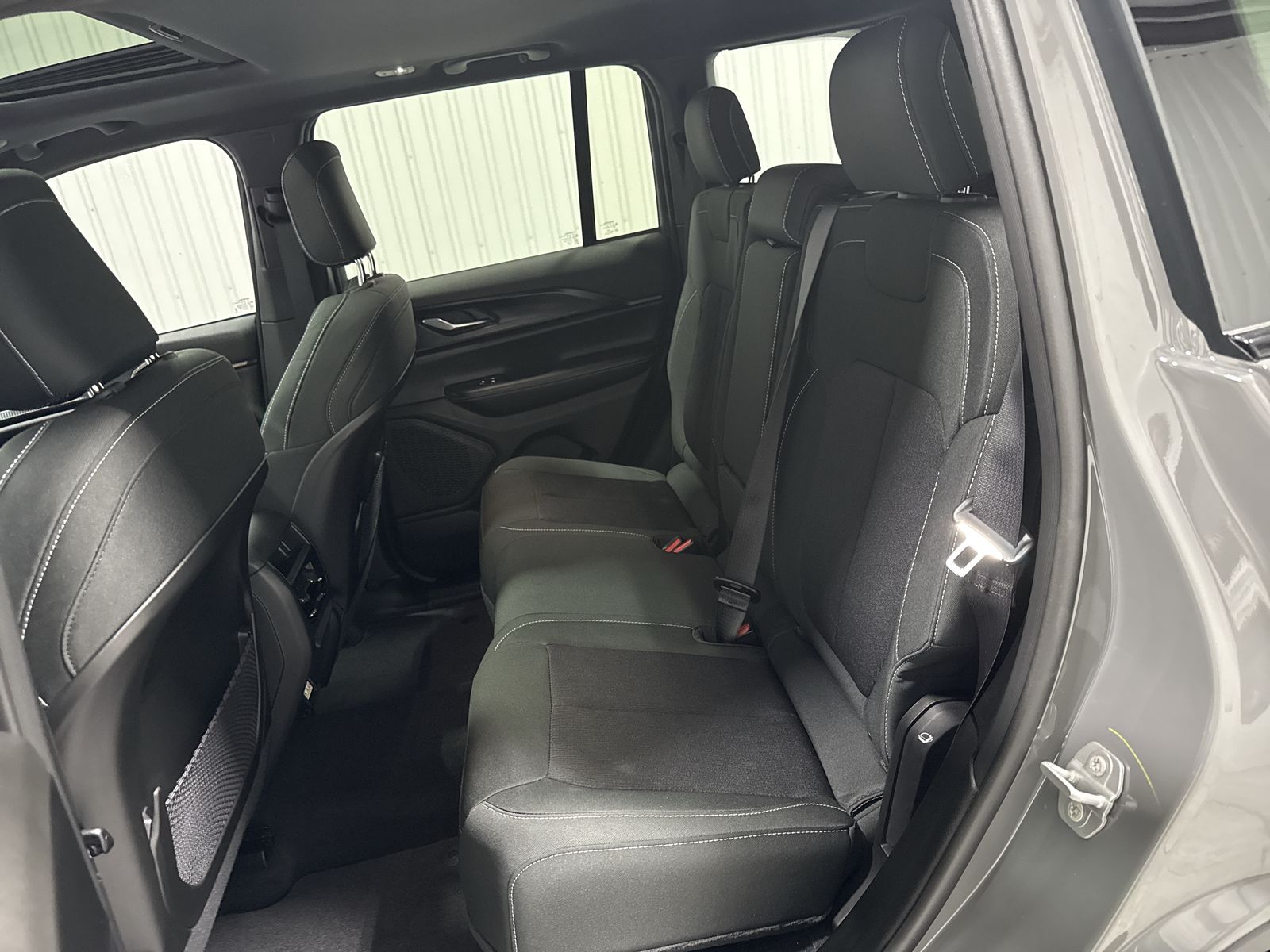 2027 Jeep Grand Cherokee Laredo