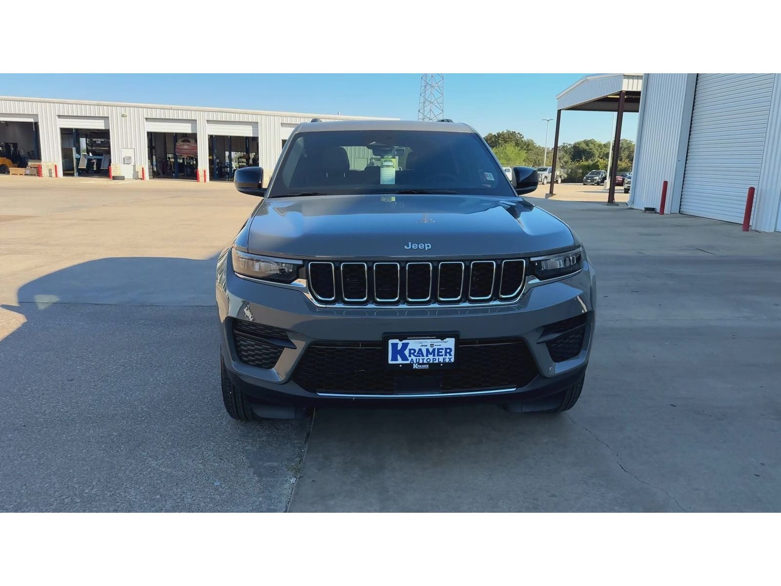 2027 Jeep Grand Cherokee Laredo