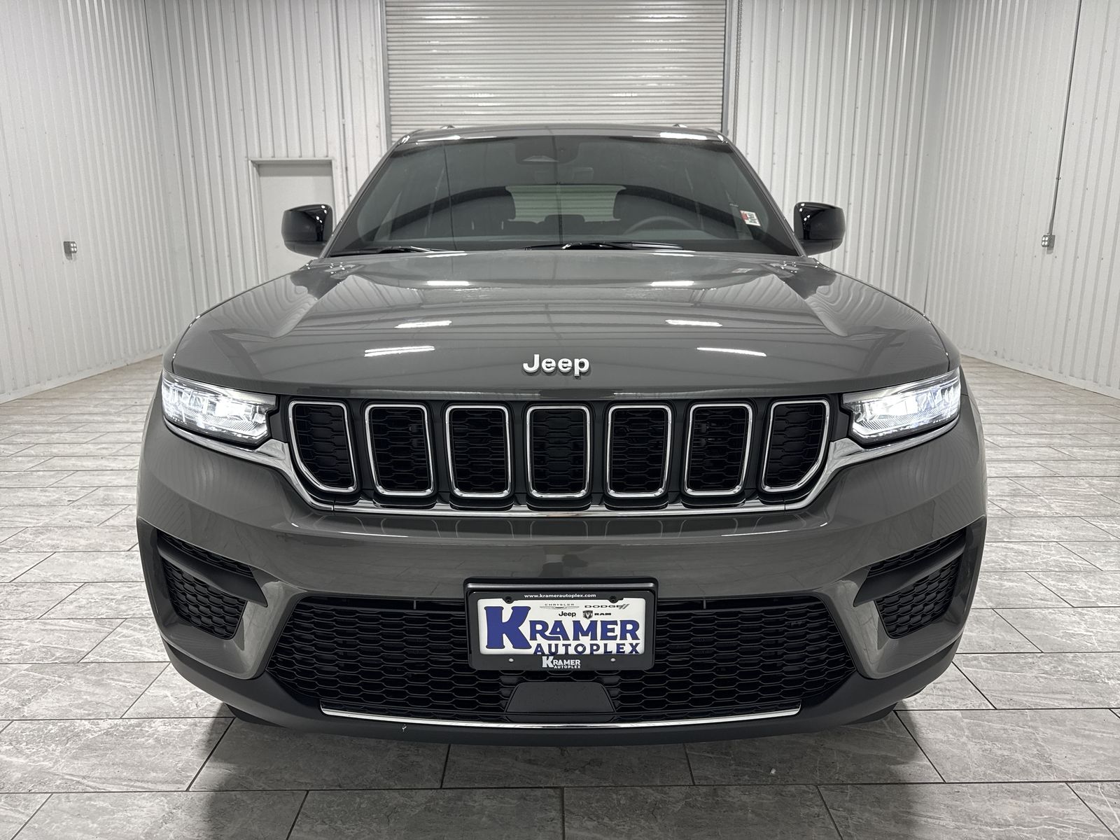 2027 Jeep Grand Cherokee Laredo