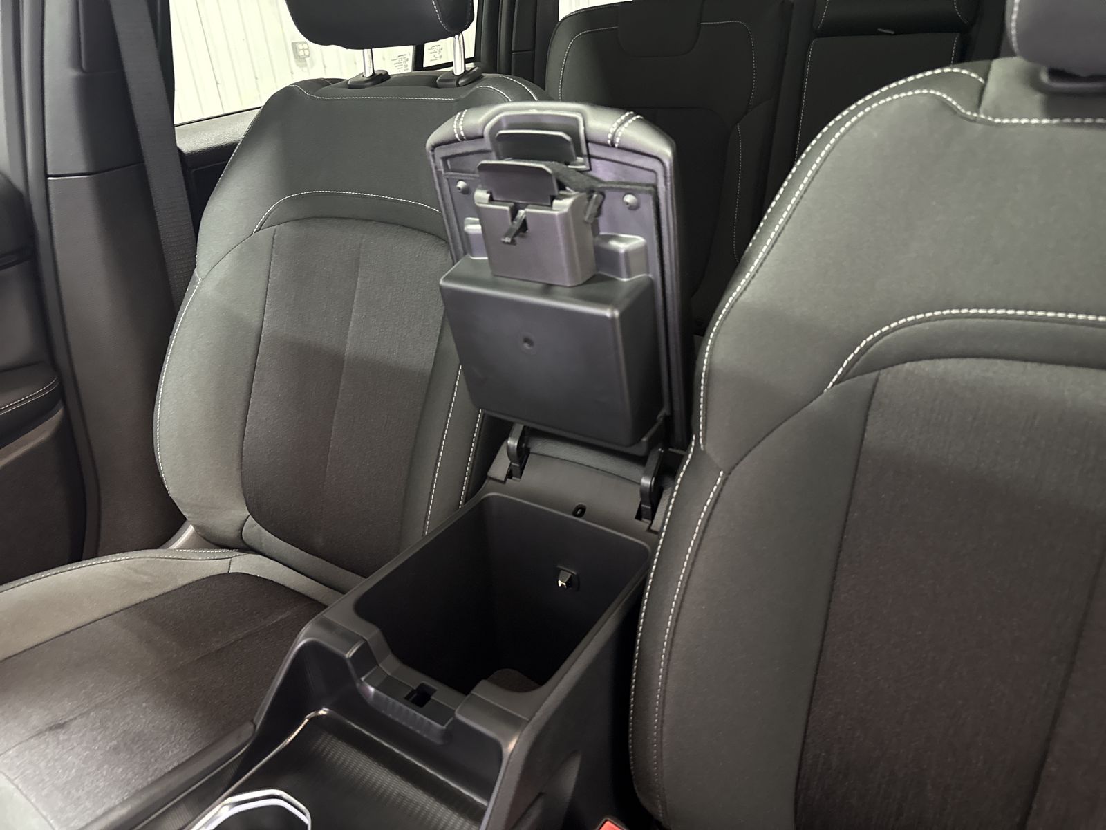 2027 Jeep Grand Cherokee Laredo