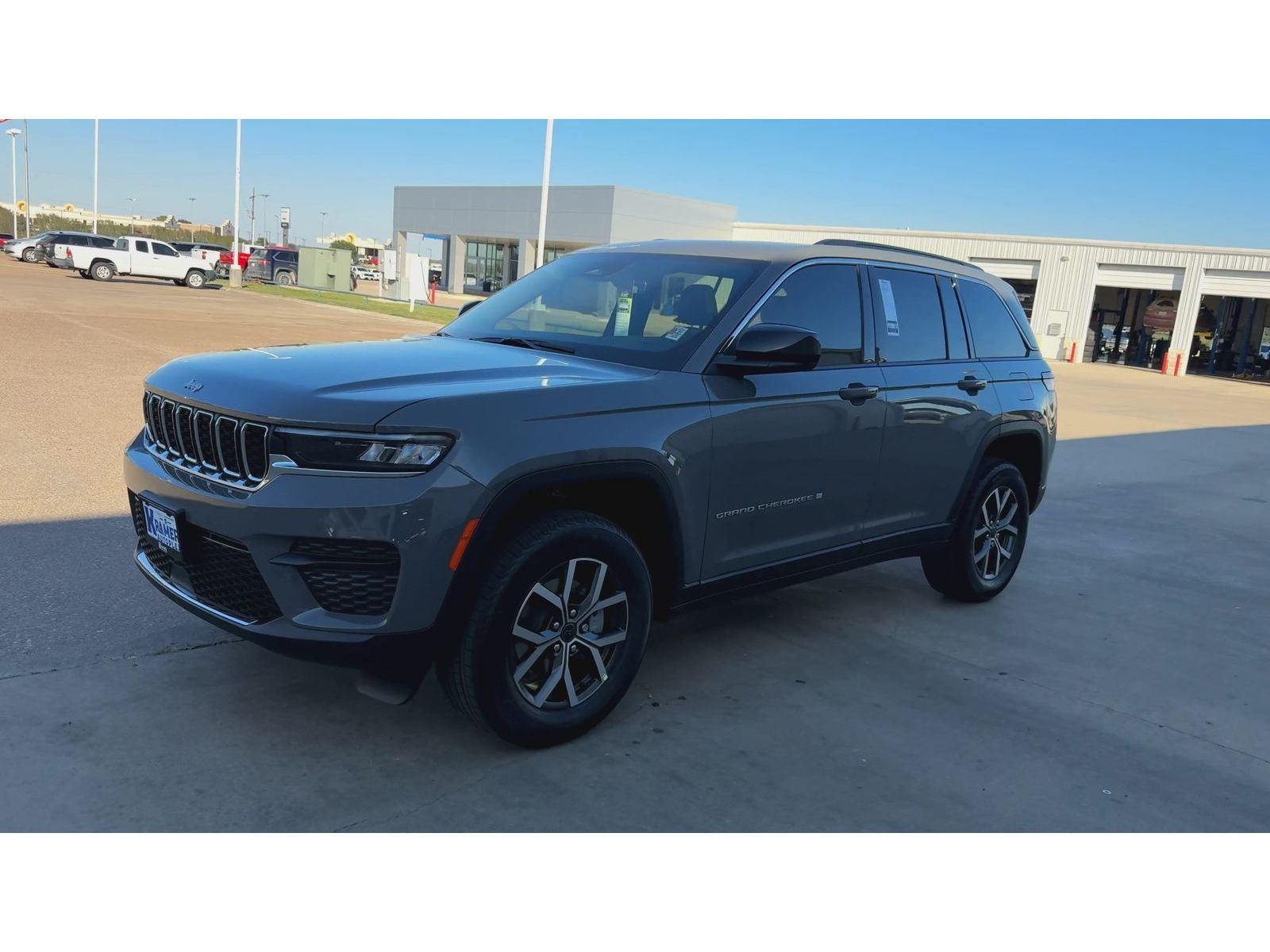 2027 Jeep Grand Cherokee Laredo