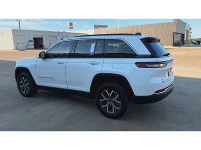 2027 Jeep Grand Cherokee Laredo X