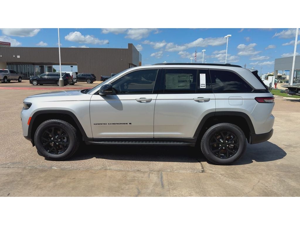 2026 Jeep Grand Cherokee GRAND CHEROKEE LAREDO ALTITUDE 4X4