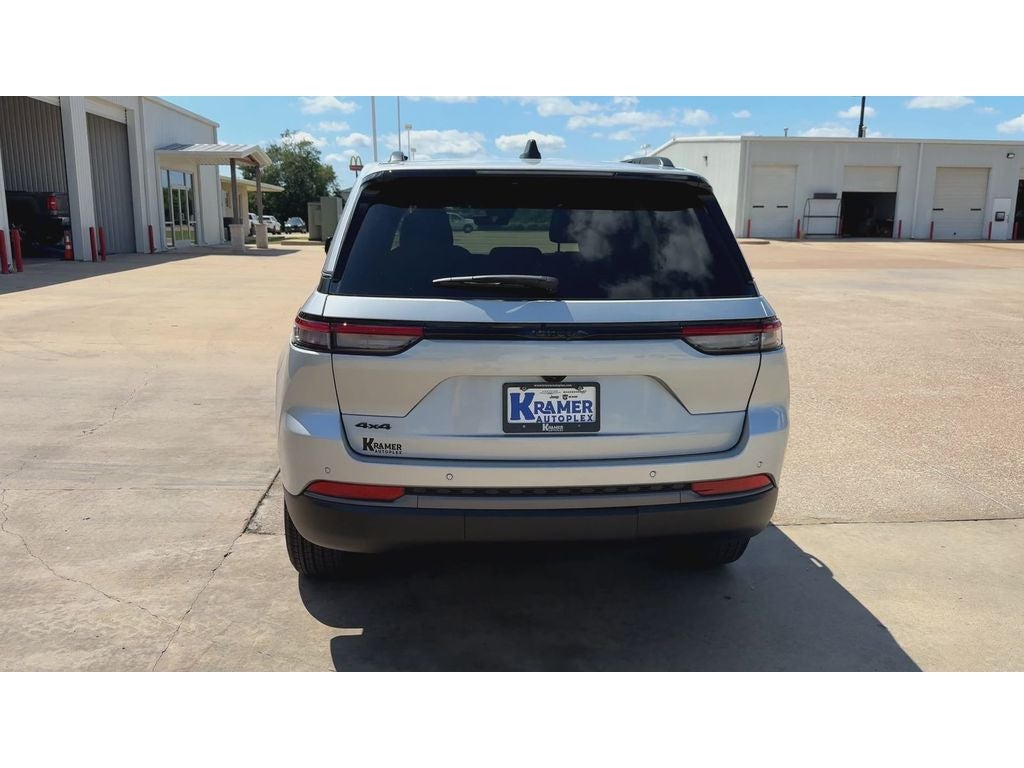 2026 Jeep Grand Cherokee GRAND CHEROKEE LAREDO ALTITUDE 4X4
