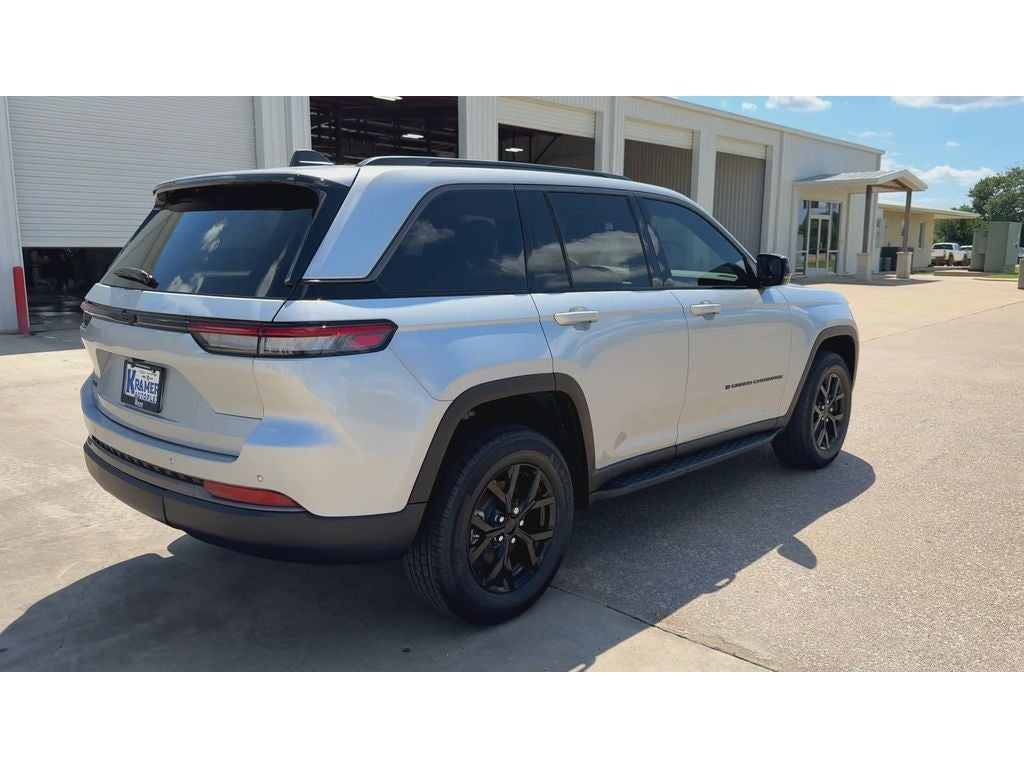 2026 Jeep Grand Cherokee GRAND CHEROKEE LAREDO ALTITUDE 4X4