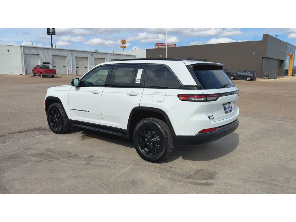 2026 Jeep Grand Cherokee GRAND CHEROKEE LAREDO ALTITUDE 4X4