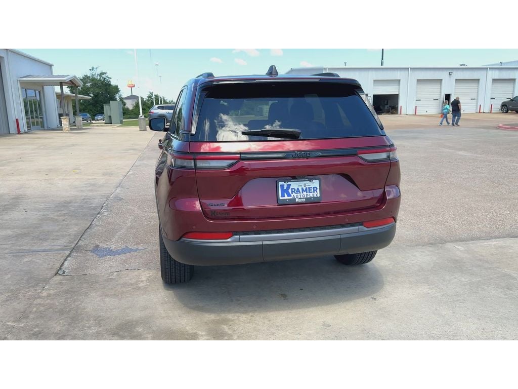 2026 Jeep Grand Cherokee GRAND CHEROKEE LAREDO ALTITUDE 4X4