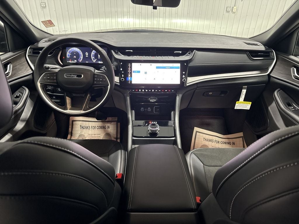 2026 Jeep Grand Cherokee GRAND CHEROKEE L LAREDO ALTITUDE 4X2