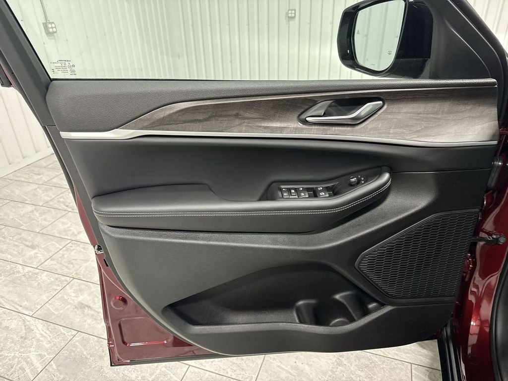 2026 Jeep Grand Cherokee GRAND CHEROKEE L LAREDO ALTITUDE 4X2
