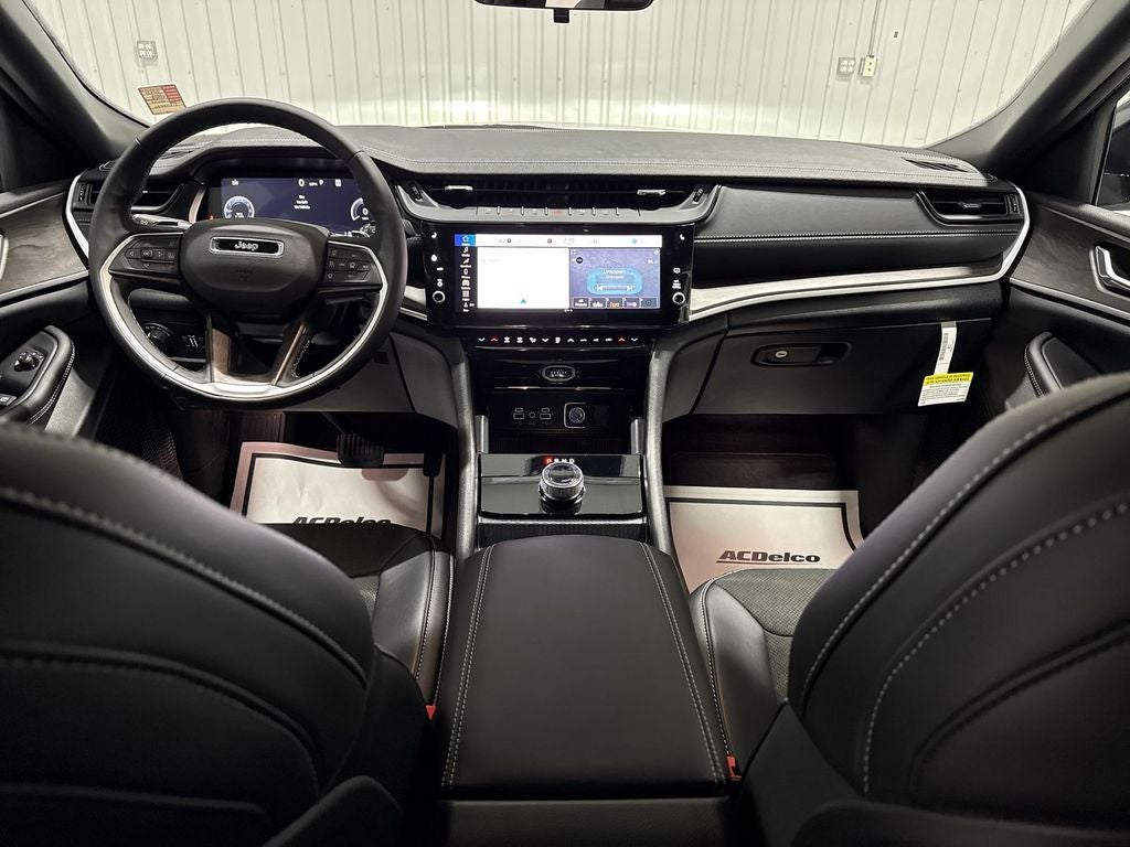 2026 Jeep Grand Cherokee GRAND CHEROKEE L LAREDO ALTITUDE 4X2