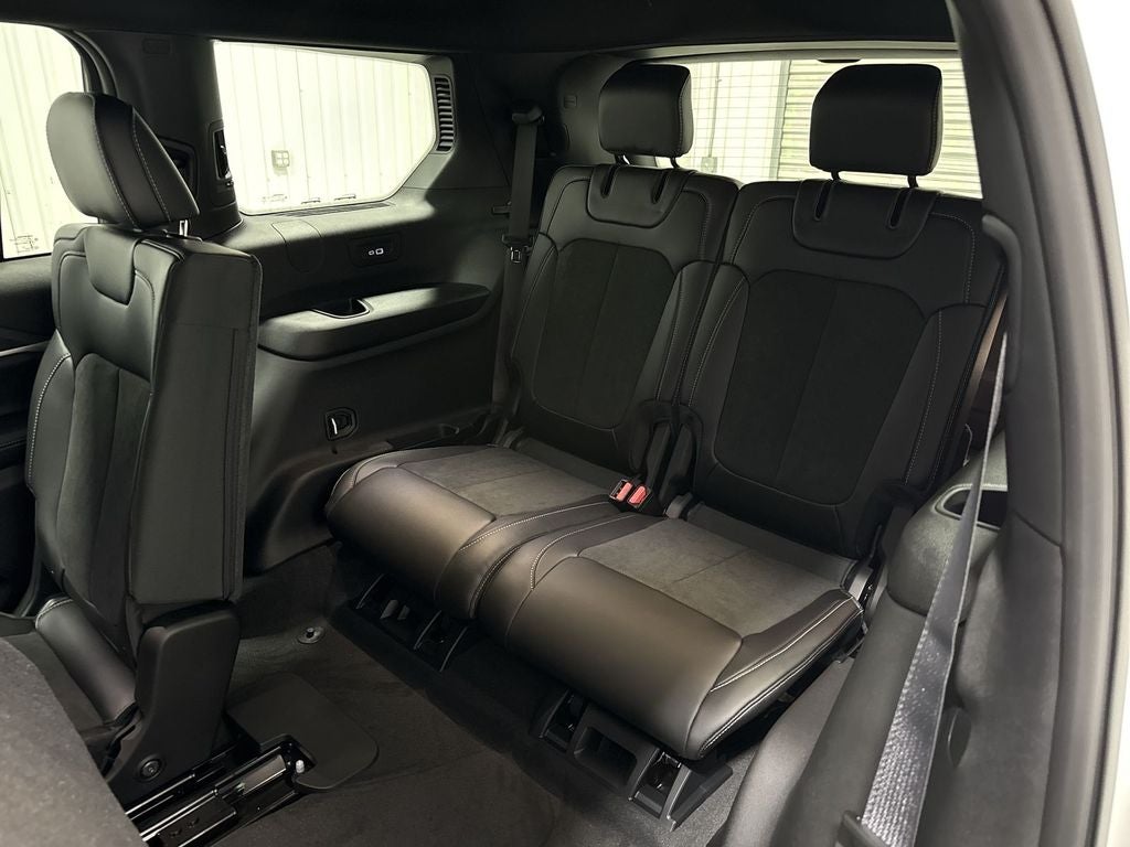 2026 Jeep Grand Cherokee GRAND CHEROKEE L LAREDO ALTITUDE 4X2