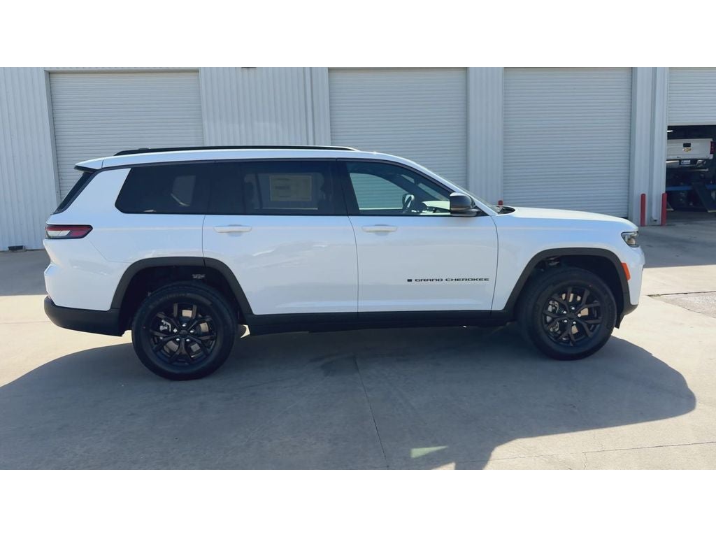 2026 Jeep Grand Cherokee GRAND CHEROKEE L LAREDO ALTITUDE 4X2