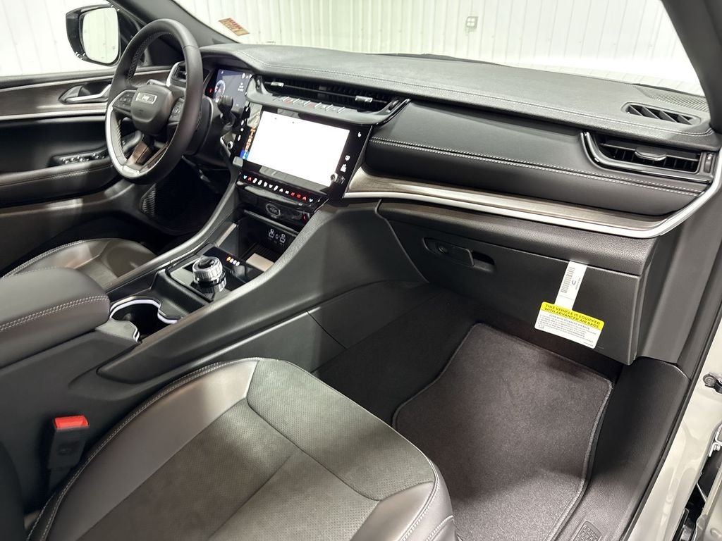 2026 Jeep Grand Cherokee GRAND CHEROKEE L LAREDO ALTITUDE 4X2