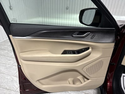 2025 Jeep Grand Cherokee L Limited 4x2