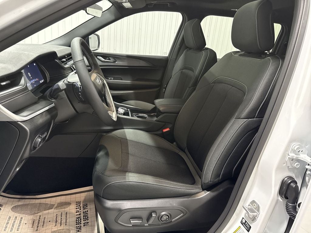 2026 Jeep Grand Cherokee GRAND CHEROKEE L LAREDO X 4X4
