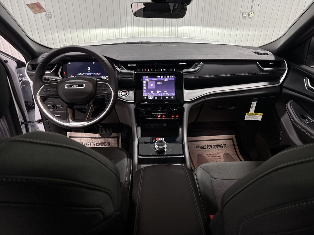 2026 Jeep Grand Cherokee GRAND CHEROKEE L LAREDO X 4X4