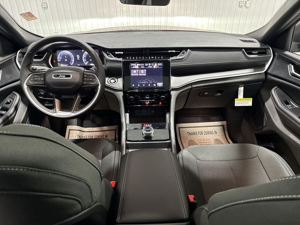 2026 Jeep Grand Cherokee GRAND CHEROKEE L LAREDO X 4X4