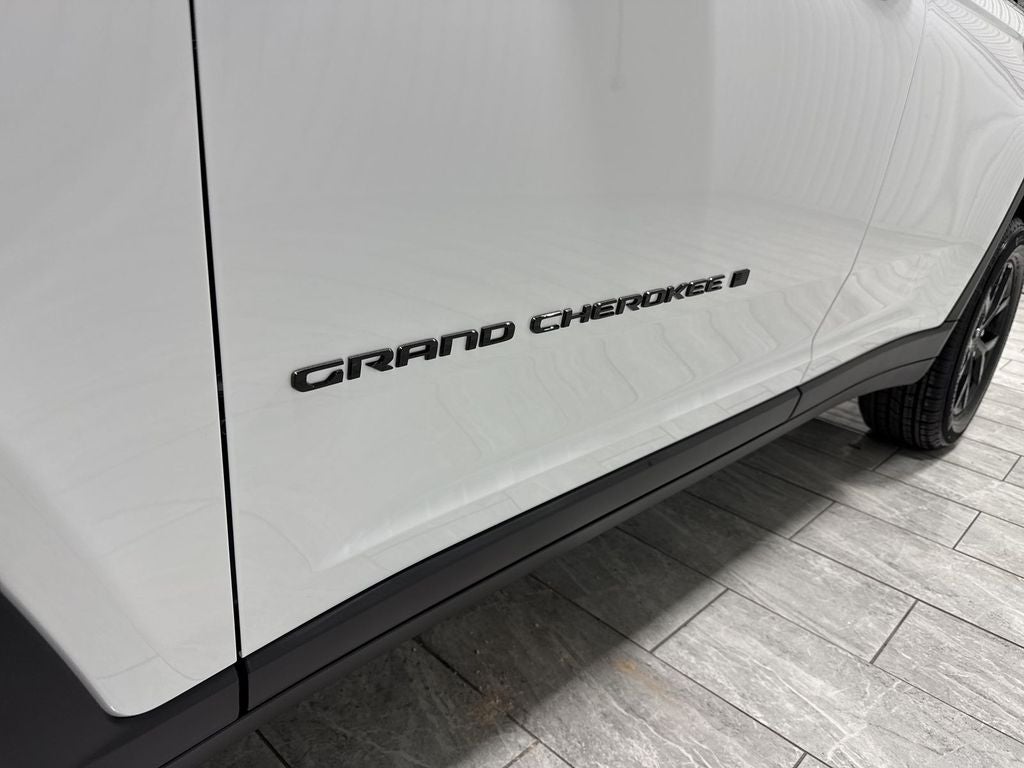 2026 Jeep Grand Cherokee GRAND CHEROKEE L LAREDO ALTITUDE 4X4