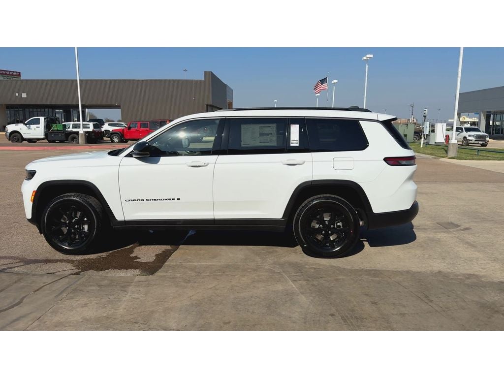 2026 Jeep Grand Cherokee GRAND CHEROKEE L LAREDO ALTITUDE 4X4
