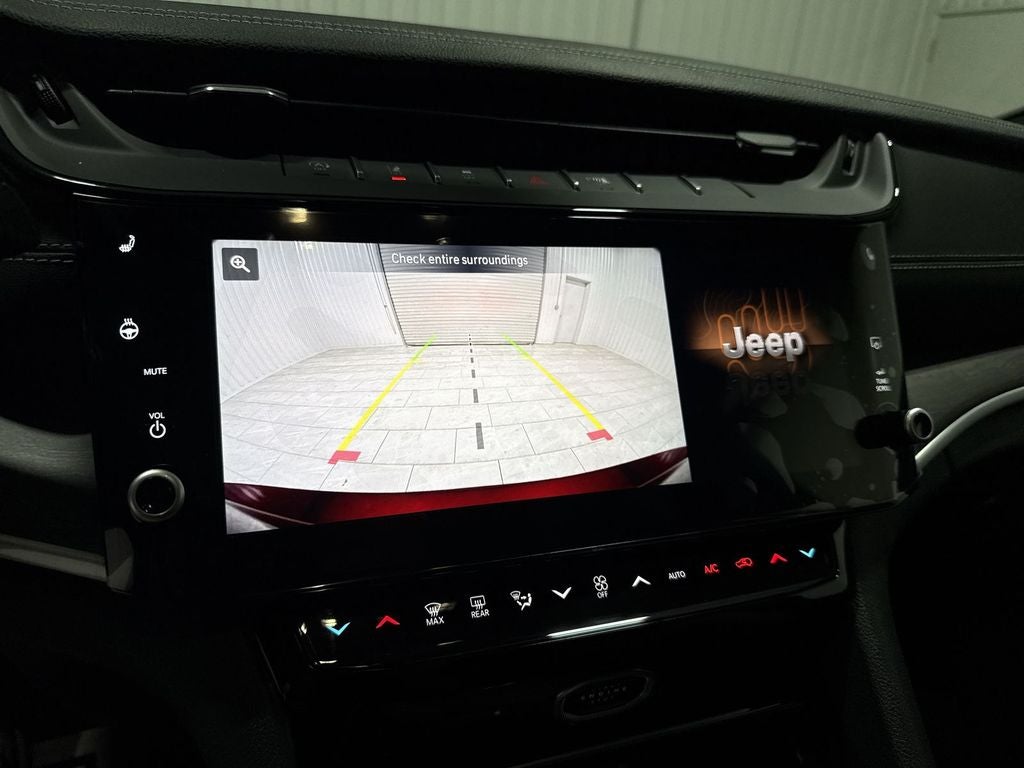 2026 Jeep Grand Cherokee GRAND CHEROKEE L LAREDO ALTITUDE 4X4