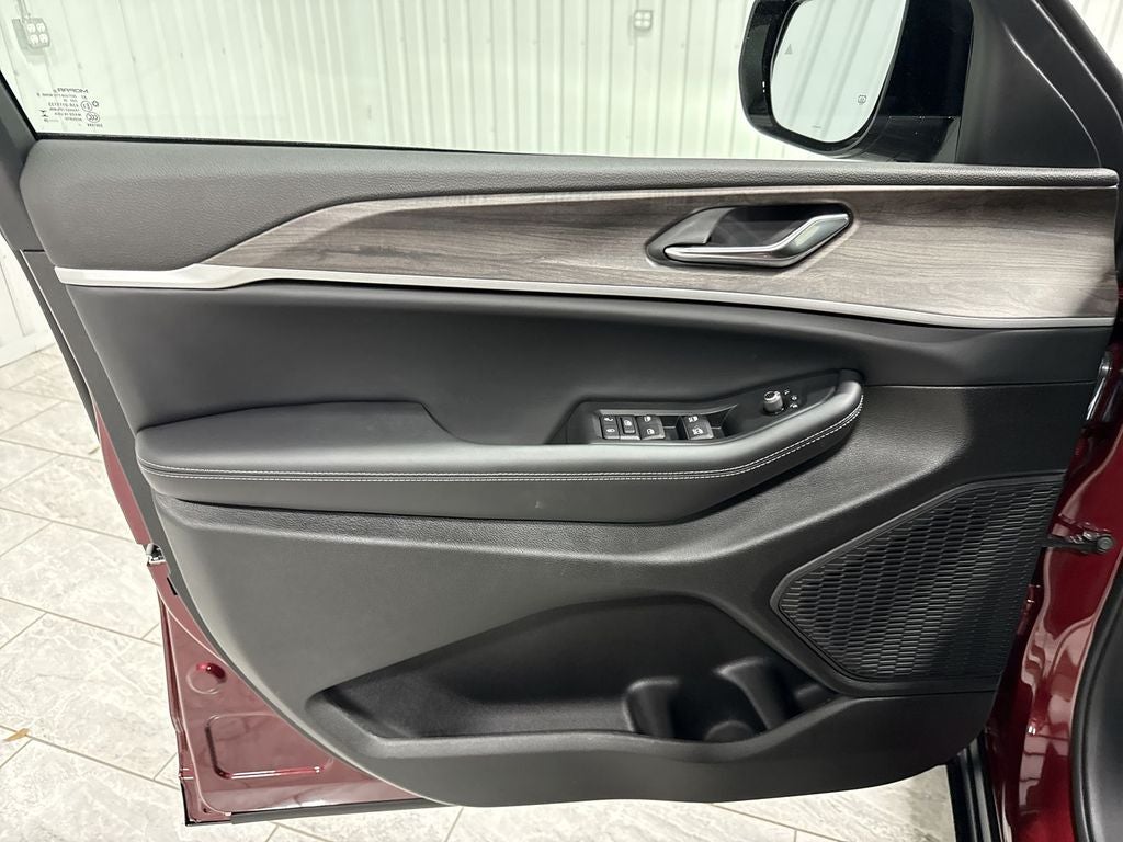 2026 Jeep Grand Cherokee GRAND CHEROKEE L LAREDO ALTITUDE 4X4