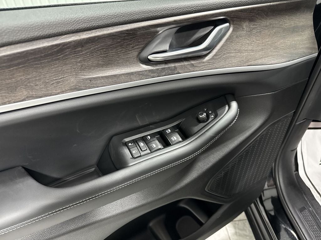 2026 Jeep Grand Cherokee GRAND CHEROKEE L LAREDO ALTITUDE 4X4