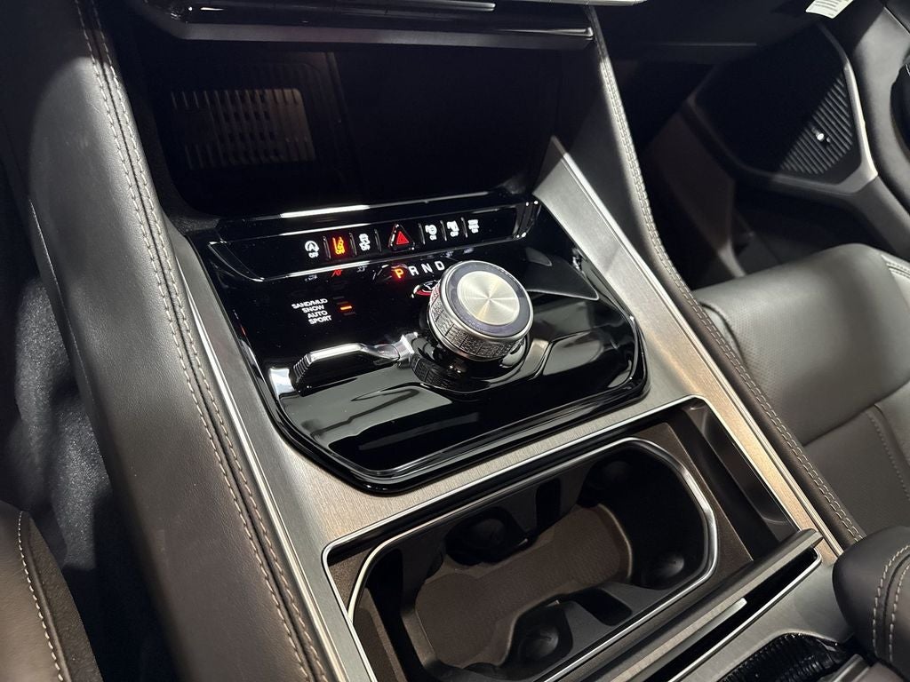 2026 Jeep Grand Wagoneer Base