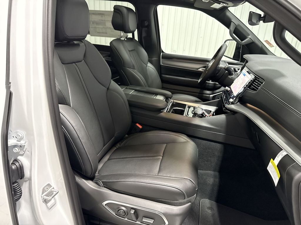 2026 Jeep Grand Wagoneer Base