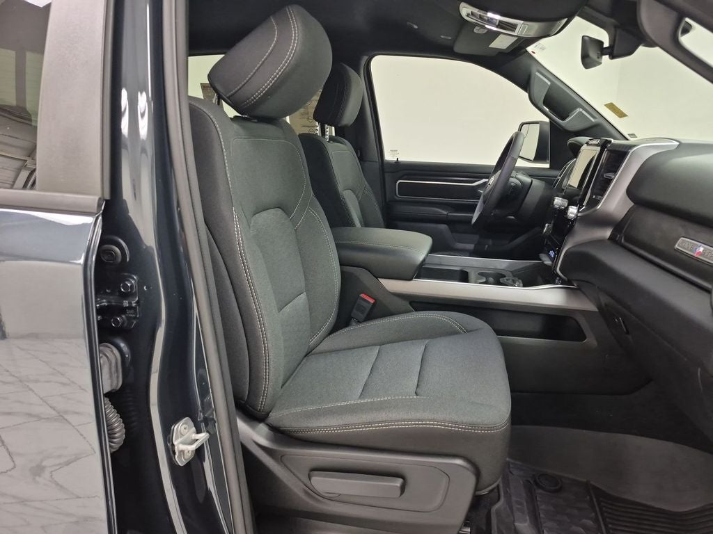 2025 RAM 1500 Lone Star Crew Cab 4x4 5'7' Box