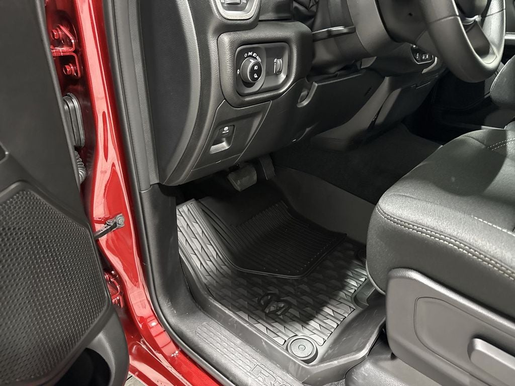 2026 RAM Ram 1500 RAM 1500 WARLOCK CREW CAB 4X4 5'7' BOX