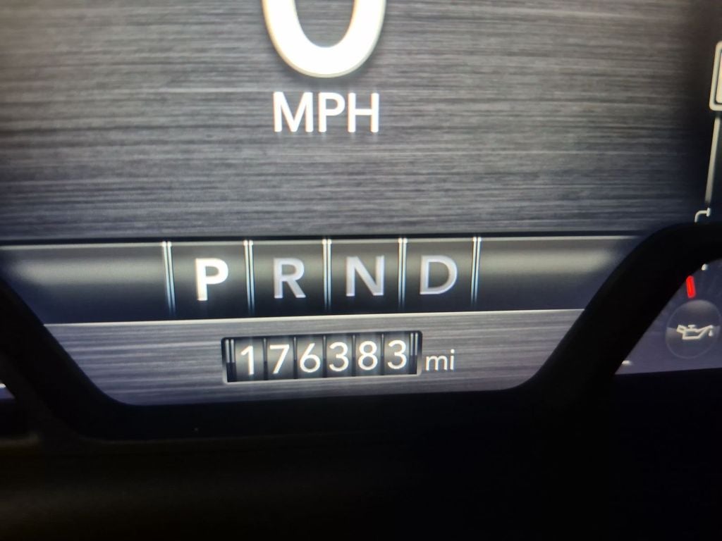 2019 RAM 1500 Laramie Crew Cab 4x4 5'7' Box