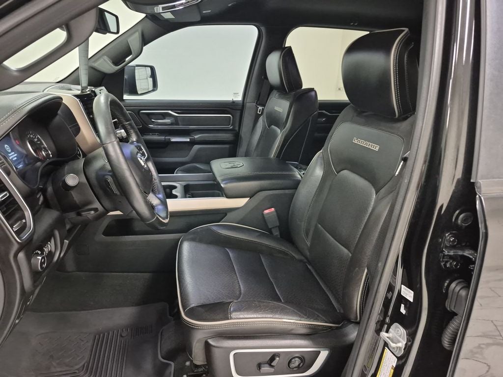 2019 RAM 1500 Laramie Crew Cab 4x4 5'7' Box