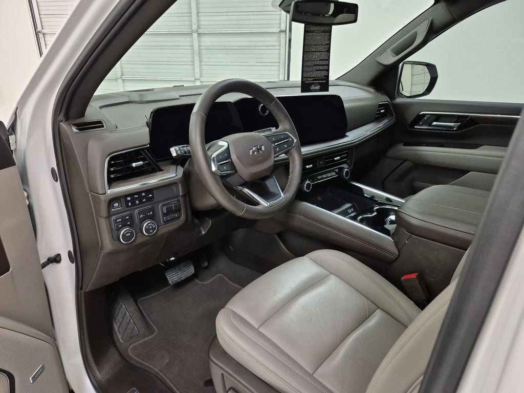 2025 Chevrolet Suburban 4WD Z71