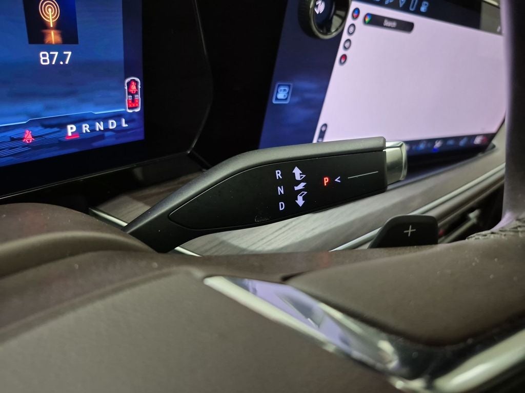 2025 Chevrolet Suburban 4WD Z71