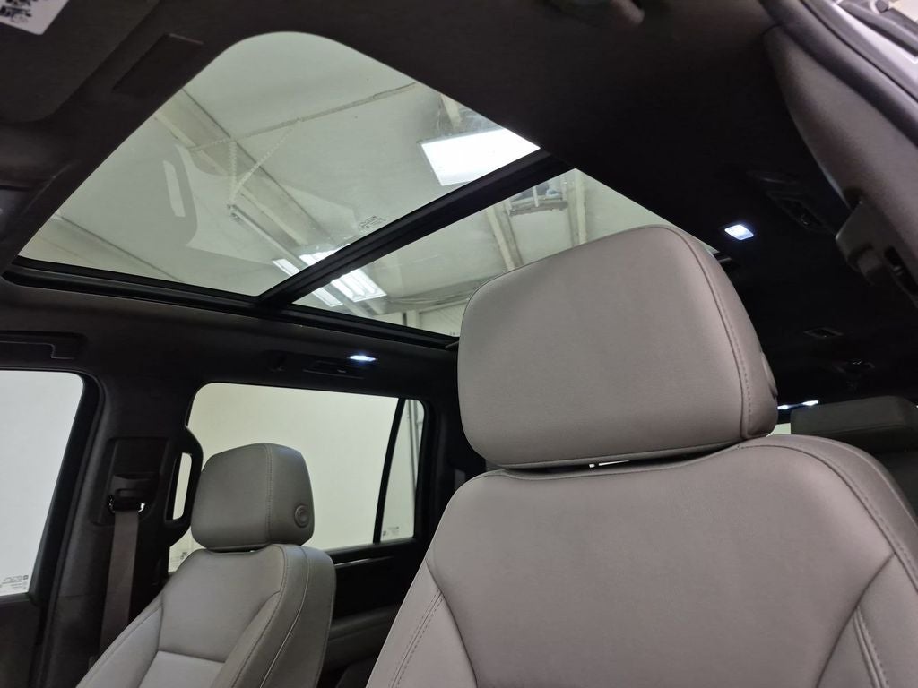 2025 Chevrolet Suburban 4WD Z71