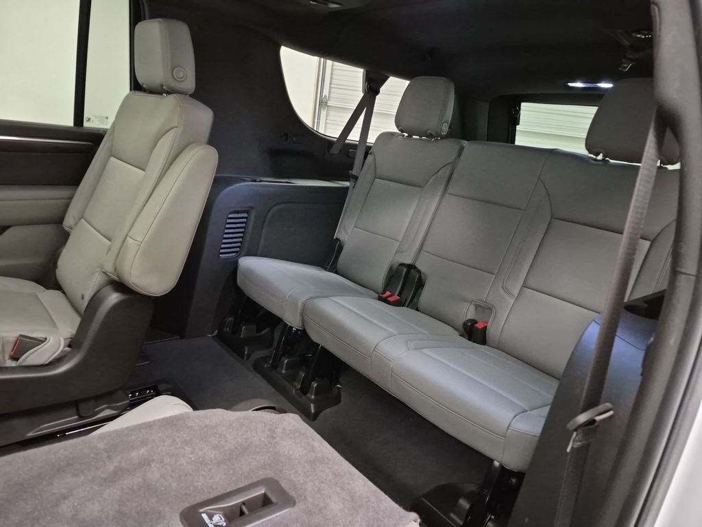 2025 Chevrolet Suburban 4WD Z71