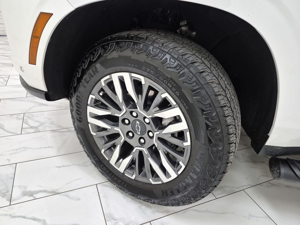 2025 Chevrolet Suburban 4WD Z71