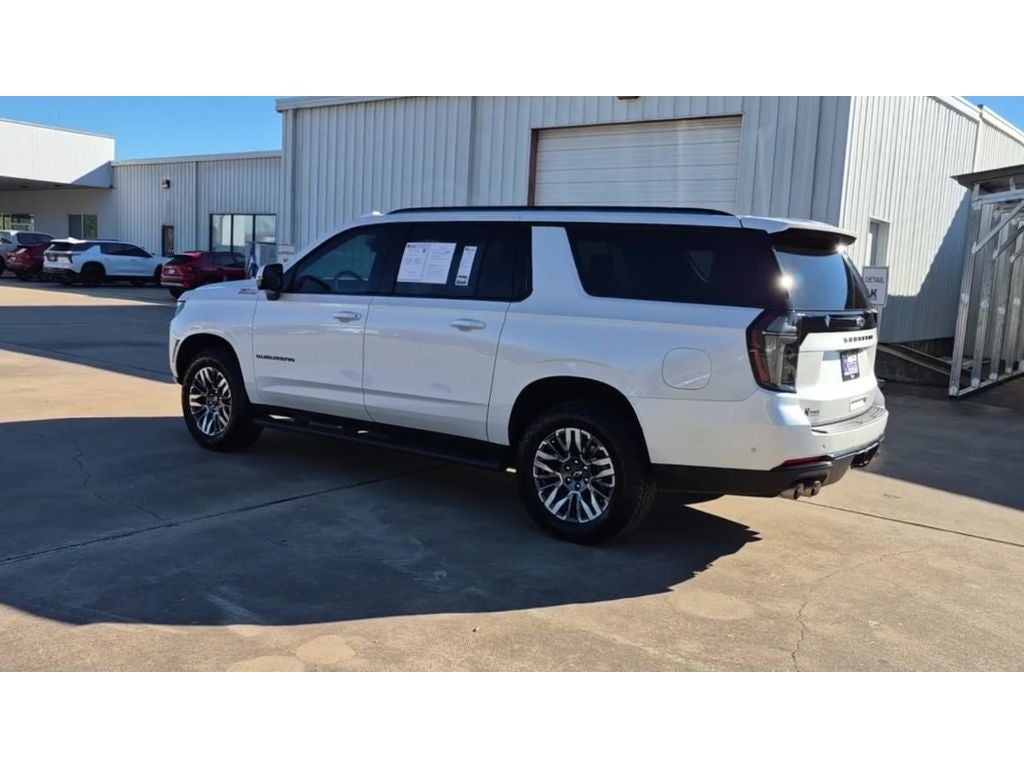 2025 Chevrolet Suburban 4WD Z71