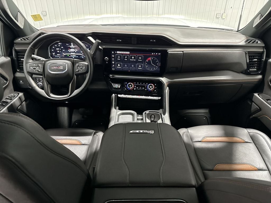 2025 GMC Sierra 2500HD 4WD Crew Cab Standard Bed AT4