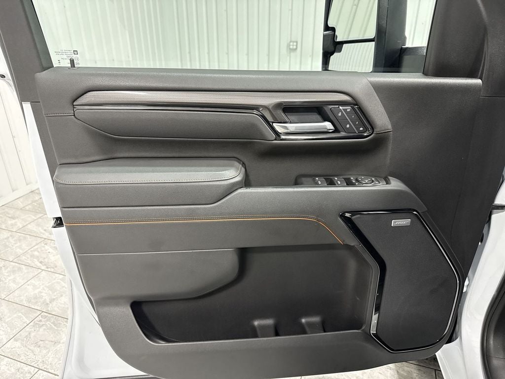 2025 GMC Sierra 2500HD 4WD Crew Cab Standard Bed AT4