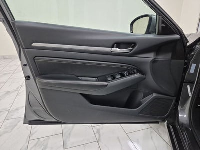 2023 Nissan Altima SL FWD