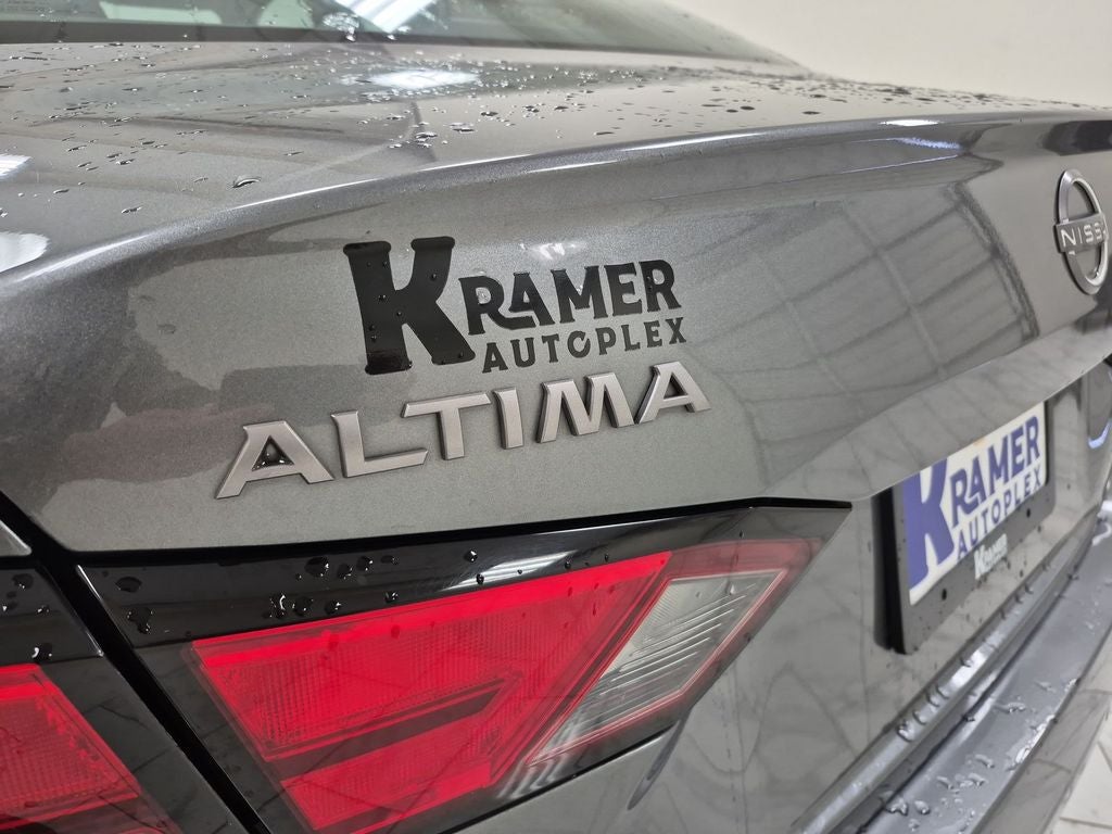 2023 Nissan Altima SL FWD