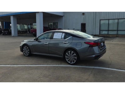 2023 Nissan Altima SL FWD