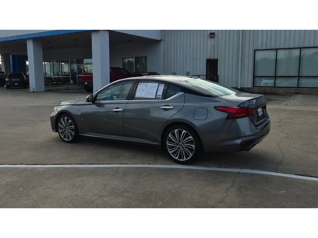 2023 Nissan Altima SL FWD